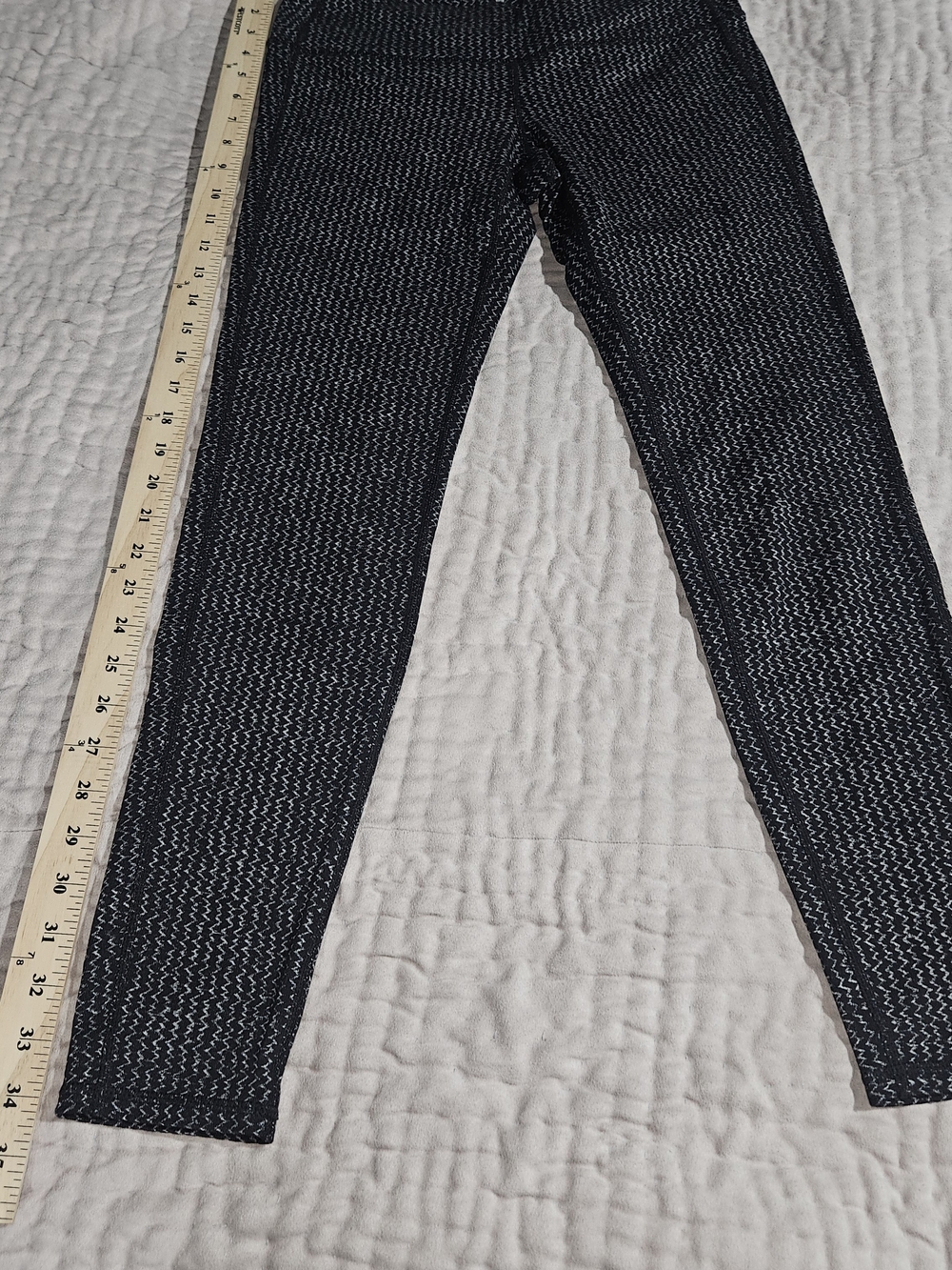 Athleta Black & White Patterned Leggins Medium